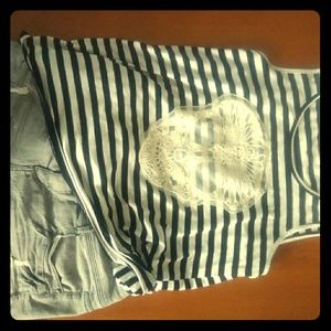 Striped skull shirt